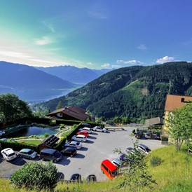 Mountainbikehotel: Kostenloses Parkplatz für jeden Besucher. Das Hotel ist im ganzen Jahr mit dem Auto erreichbar.  - Berghotel Jaga-Alm
