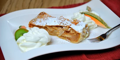 Mountainbike Urlaub - Ellmau - Apfelstrudel mit Sahne - Berghotel Jaga-Alm